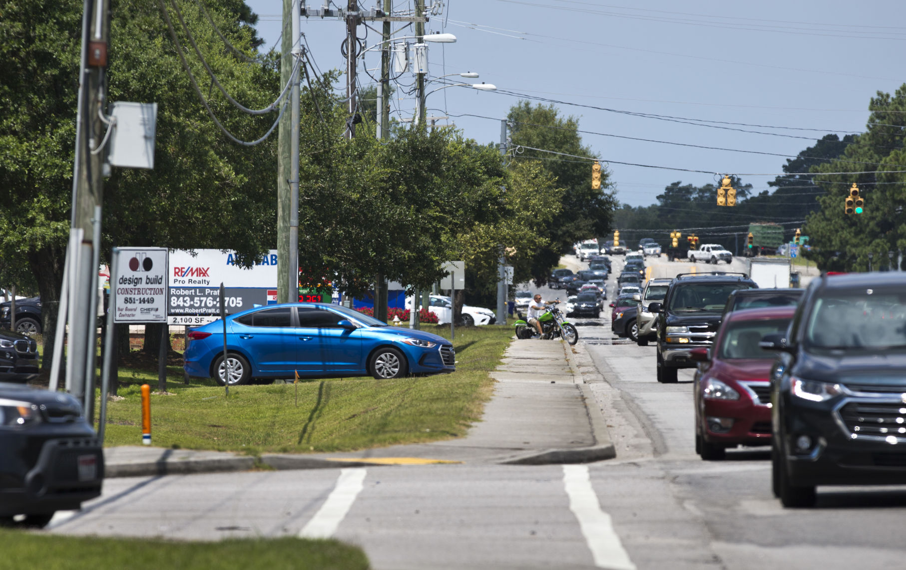 traffic University Blvd.jpg